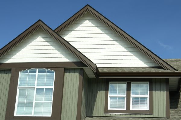 Cost of Vertical Vinyl Siding Repair in San Rafael