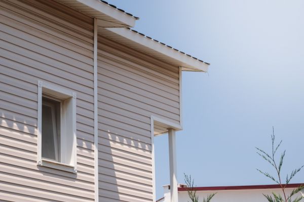 Cost of Vinyl Siding Hole Repair in San Rafael